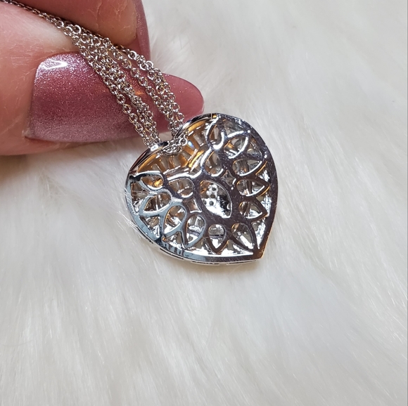 Cz triple heart pendant with 20" triple chain - Picture 11 of 12